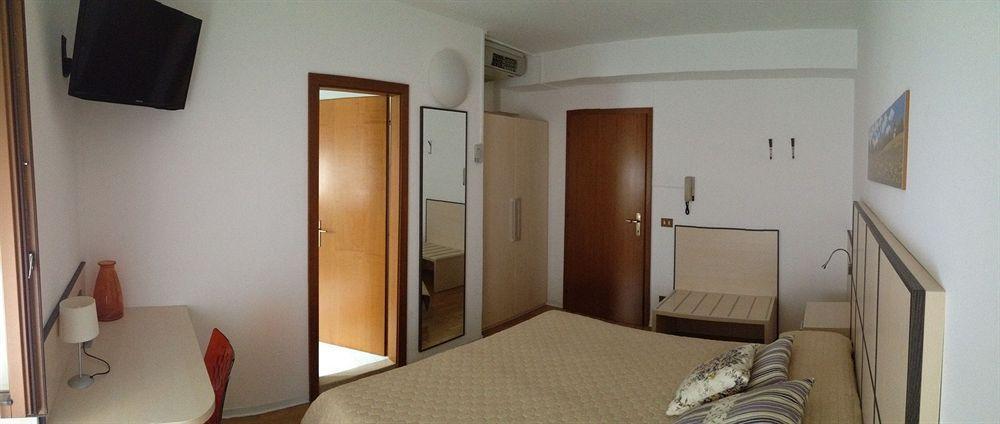 Aurora Hotel 2*