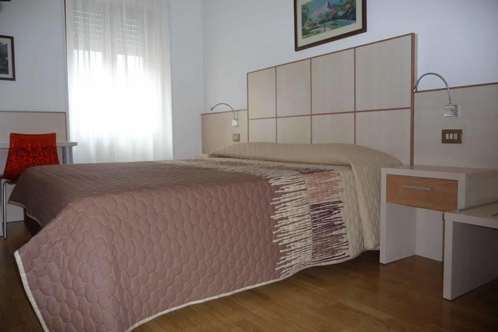 Aurora Hotel 2*