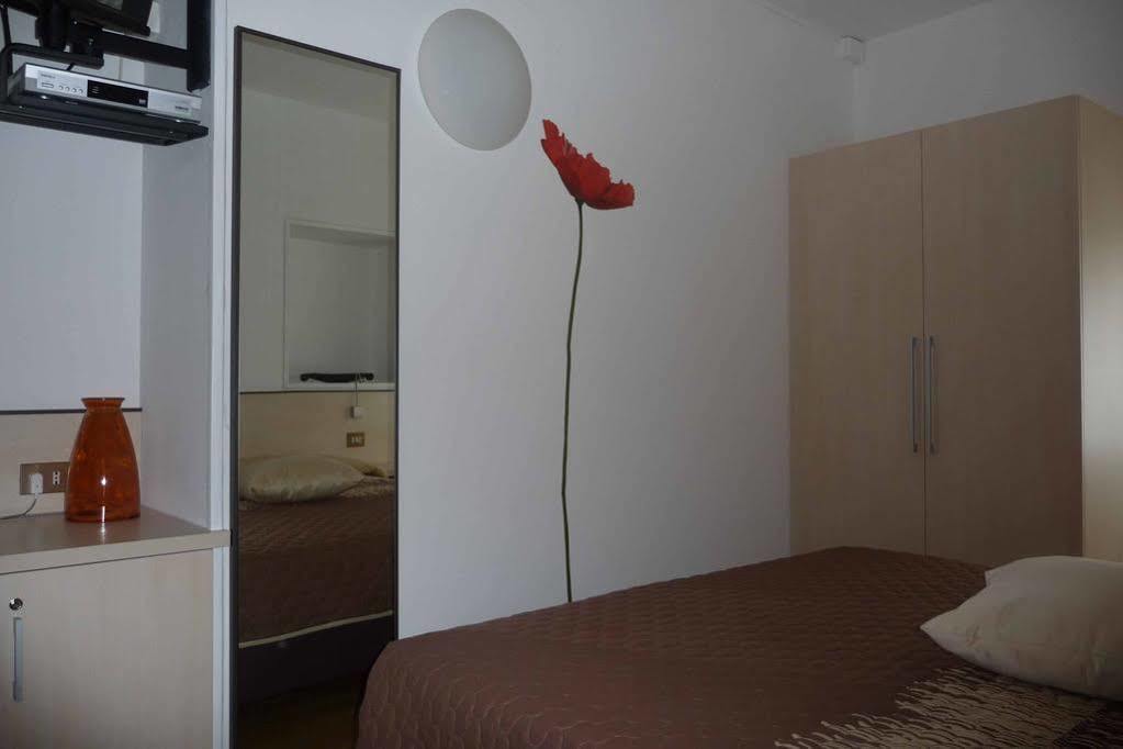 Hotel Aurora 2*