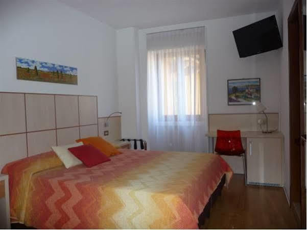 Hotel Aurora 2*